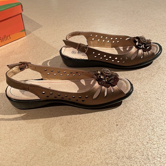 Soflex Sandals - Picture 5 of 6